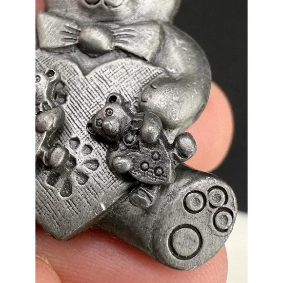 Vintage Pewter Brooch With Matching Pierced‎ Earrings Lot One Trinket Box Mouse - Picture 2 of 16